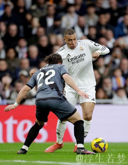 西甲第19轮：姆巴佩2射1传阿诺德助攻+伤退 皇马3-0毕巴距榜首1分