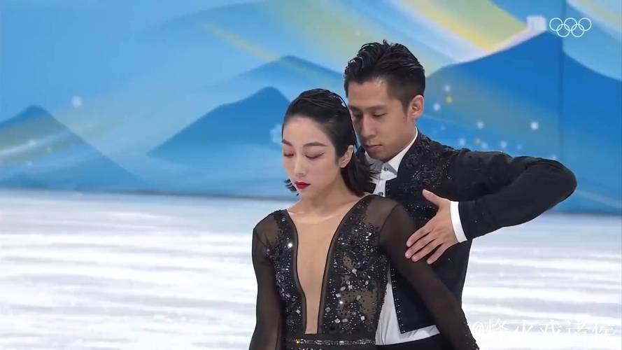 “四大洲赛‘葱桶组合’短节目夺冠 韩聪曝隋文静伤病坚持参赛”