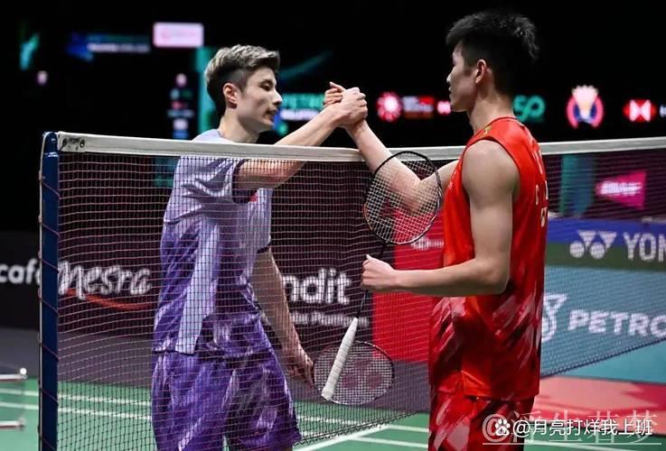 石宇奇直落两局战胜周天成,闯入中国羽毛球公开赛男单决赛 石宇奇直落两局战胜周天成,闯入中国羽毛球公开赛男单决赛