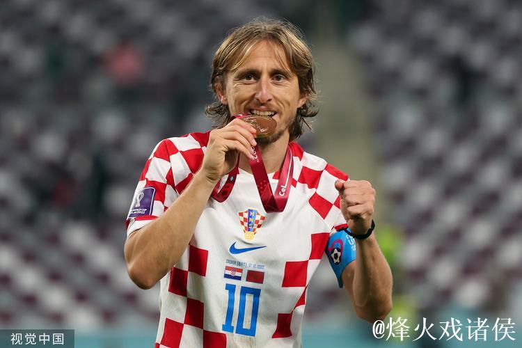 【诗评世界杯】中场大师风云人物 笛声悠扬圆满谢幕 【诗评世界杯】中场大师风云人物 笛声悠扬圆满谢幕