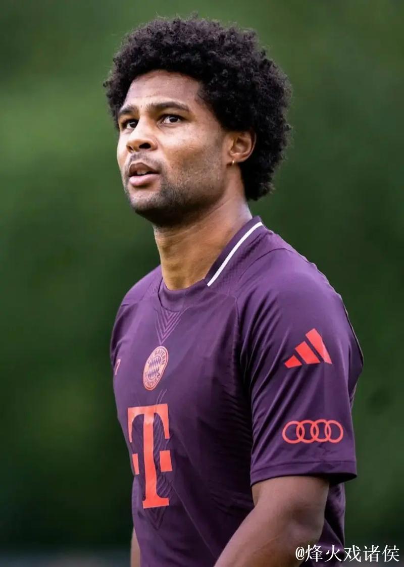 德甲-莱万首开纪录 格纳布里补时建功 拜仁3-1取胜 德甲-莱万首开纪录 格纳布里补时建功 拜仁3-1取胜