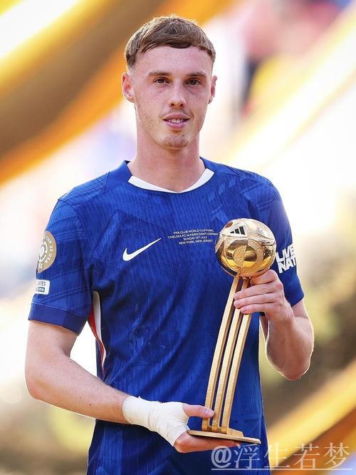 帕尔默2球1助闪耀切尔西3-0大胜巴黎，被评全场最佳